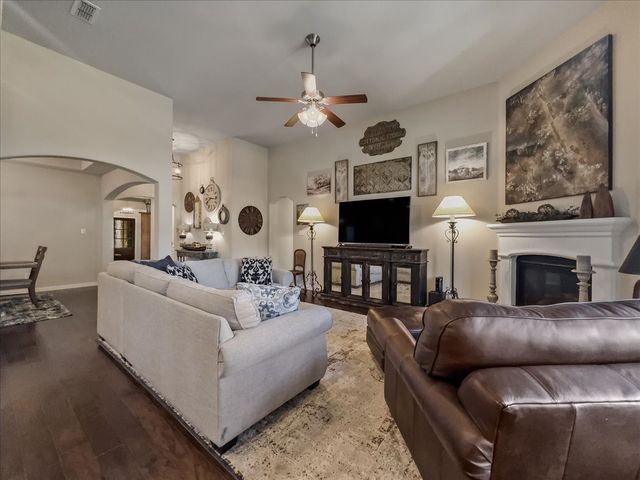 1805 Settlement Way, Aubrey, TX 76227