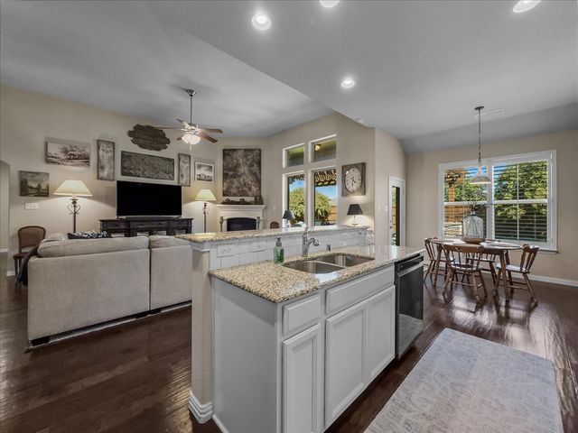 1805 Settlement Way, Aubrey, TX 76227