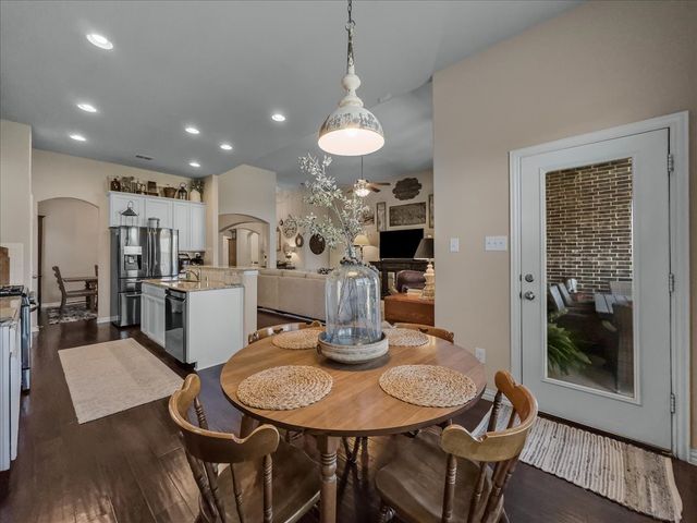 1805 Settlement Way, Aubrey, TX 76227