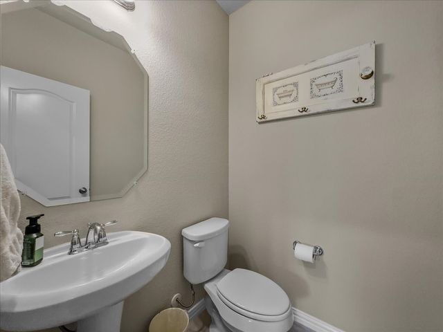 1805 Settlement Way, Aubrey, TX 76227