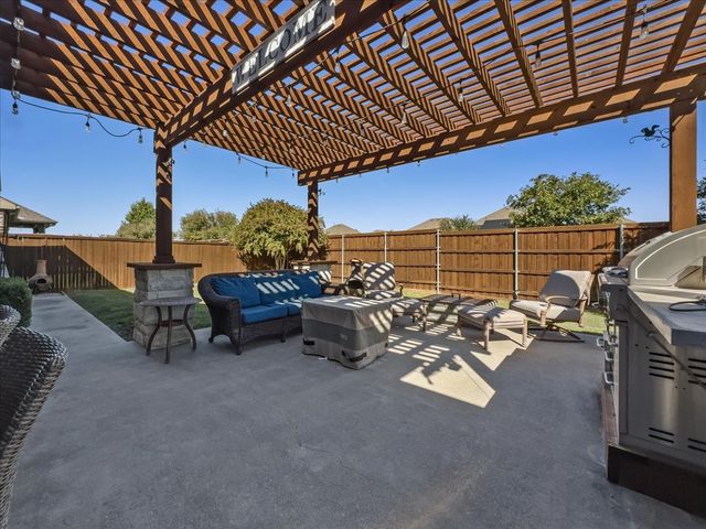 1805 Settlement Way, Aubrey, TX 76227