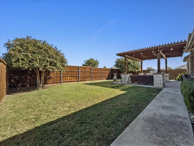 1805 Settlement Way, Aubrey, TX 76227