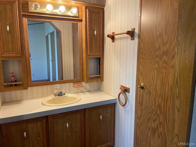 705 N Luxmore Street, Ironwood, MI 49938