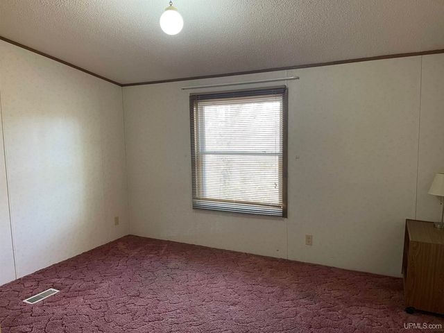 705 N Luxmore Street, Ironwood, MI 49938