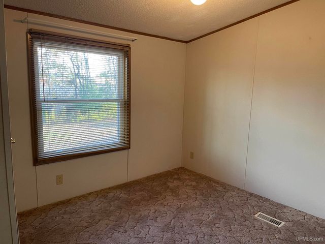 705 N Luxmore Street, Ironwood, MI 49938