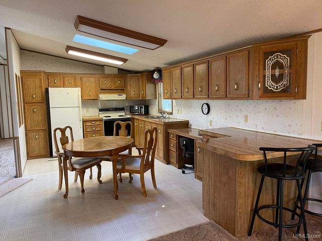 705 N Luxmore Street, Ironwood, MI 49938