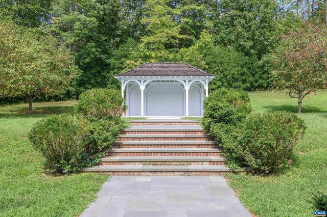 2405 COOPERS LN, Charlottesville, VA 22902