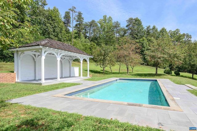 2405 COOPERS LN, Charlottesville, VA 22902