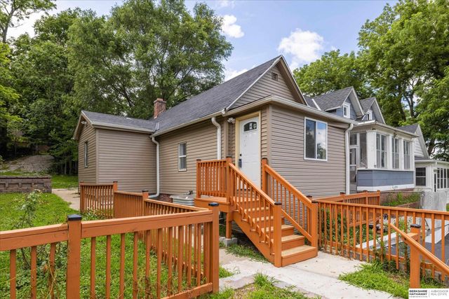 5030 S 18th Street, Omaha, NE 68107