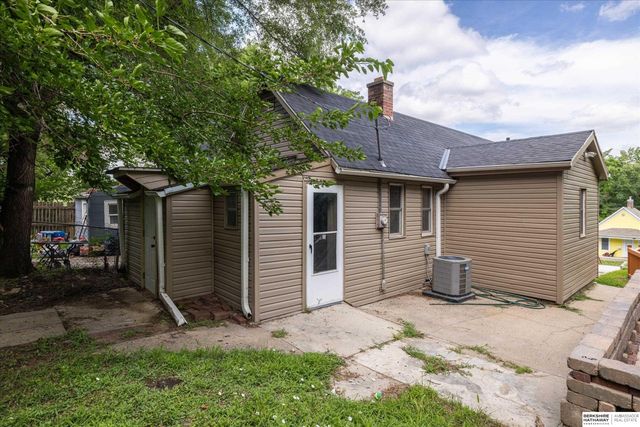 5030 S 18th Street, Omaha, NE 68107