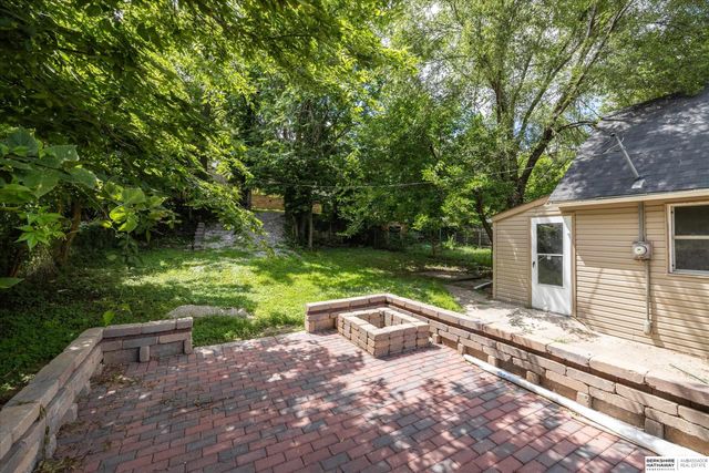 5030 S 18th Street, Omaha, NE 68107