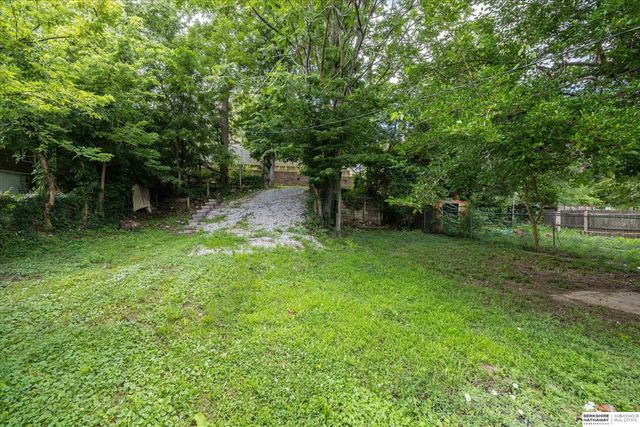 5030 S 18th Street, Omaha, NE 68107