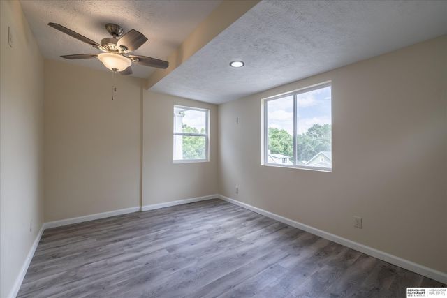 5030 S 18th Street, Omaha, NE 68107
