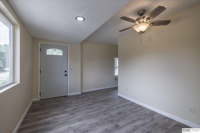 5030 S 18th Street, Omaha, NE 68107