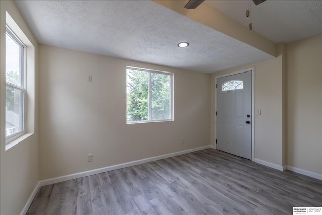 5030 S 18th Street, Omaha, NE 68107