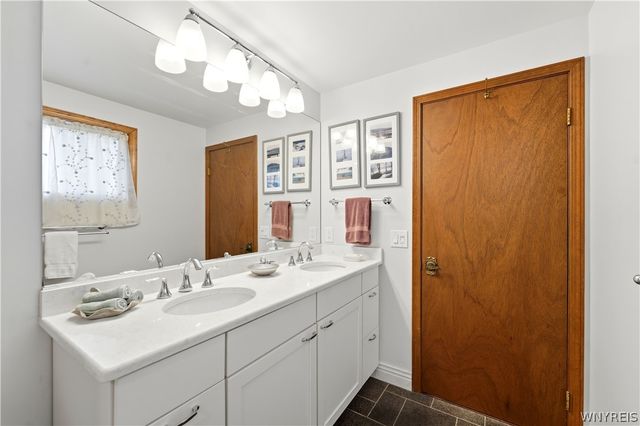 14 Waxwing Lane, Amherst, NY 14051