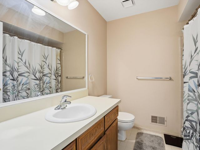 46723 Shelby Court, Shelby Twp, MI 48317