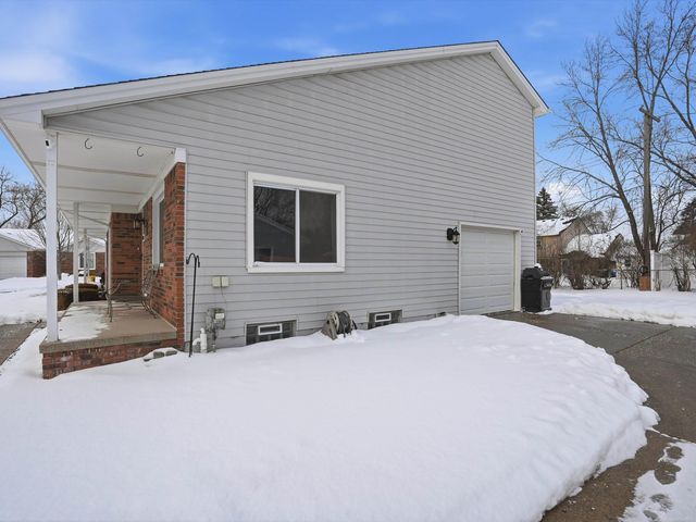 46723 Shelby Court, Shelby Twp, MI 48317