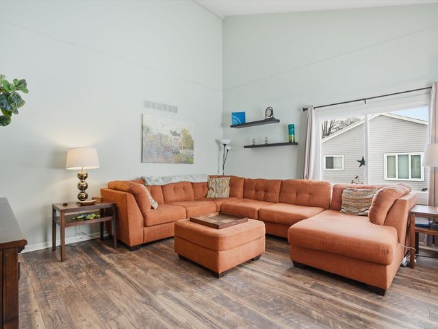 46723 Shelby Court, Shelby Twp, MI 48317