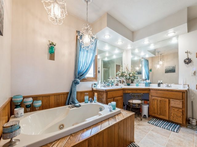 609 4th Avenue NW, Altoona, IA 50009