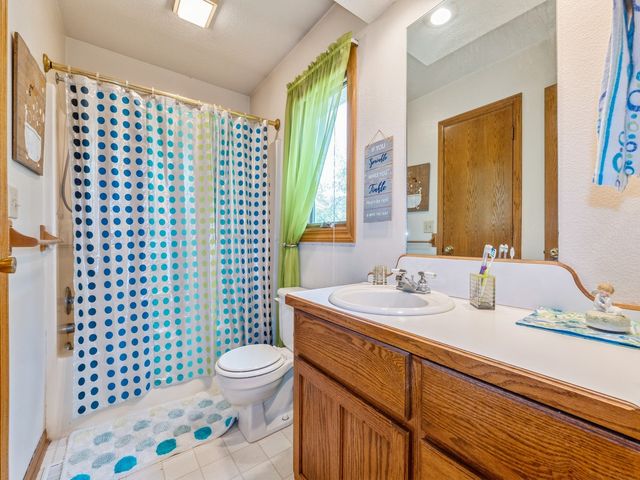 609 4th Avenue NW, Altoona, IA 50009