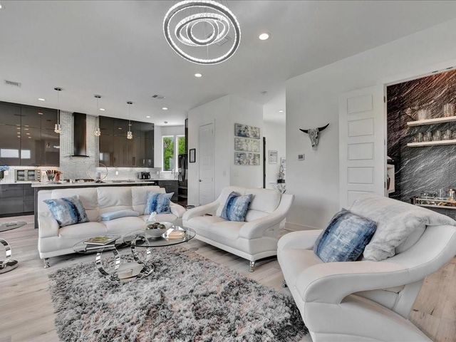 129 White Oak Loop, Lufkin, TX 75901