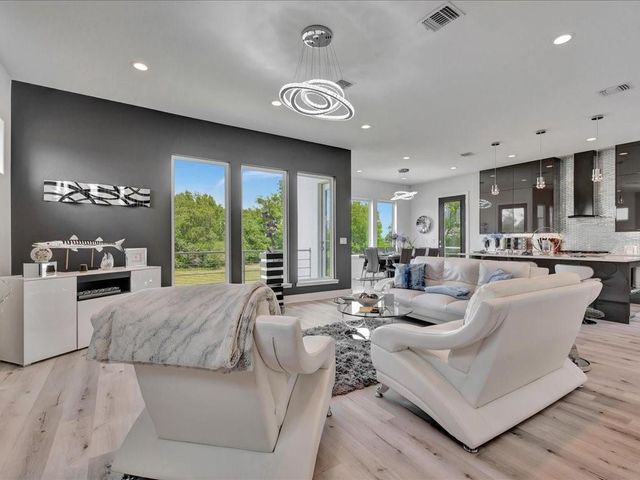 129 White Oak Loop, Lufkin, TX 75901