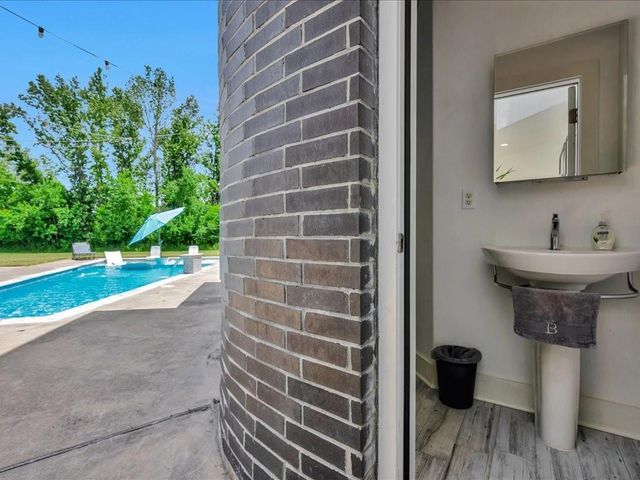 129 White Oak Loop, Lufkin, TX 75901