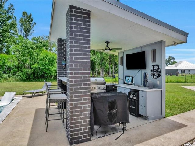 129 White Oak Loop, Lufkin, TX 75901