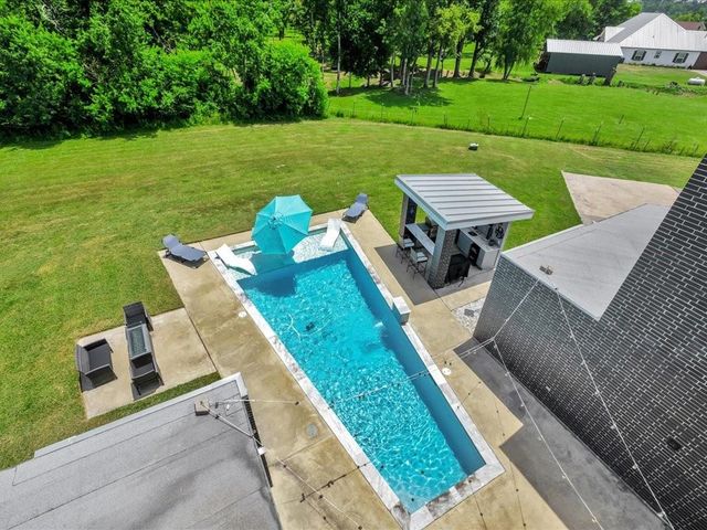 129 White Oak Loop, Lufkin, TX 75901