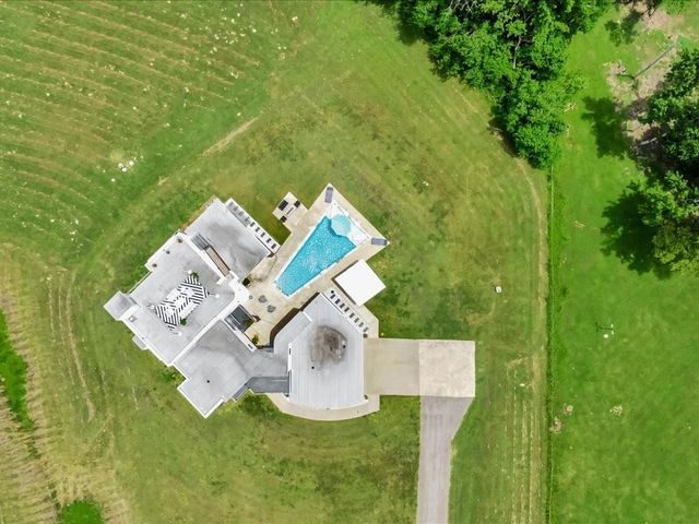 129 White Oak Loop, Lufkin, TX 75901