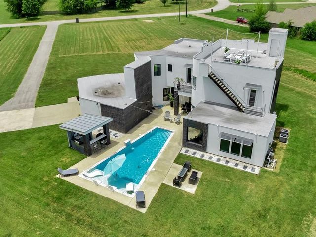 129 White Oak Loop, Lufkin, TX 75901