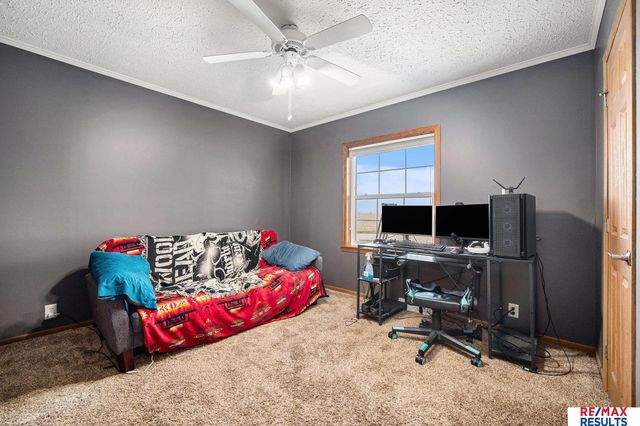 1054 Hillcrest Drive, Fremont, NE 68025