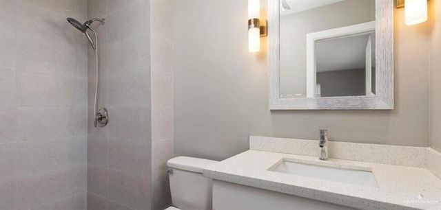 806 Walnut Avenue, Mcallen, TX 78501