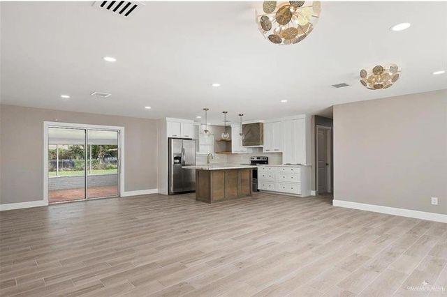 806 Walnut Avenue, Mcallen, TX 78501