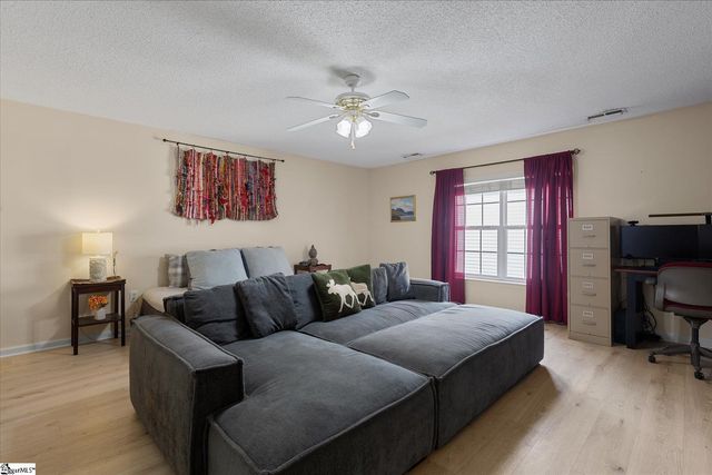 3 N Orchard Farms Avenue, Simpsonville, SC 29681