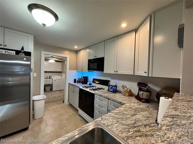 5763 Graves Street, Waterford, MI 48327