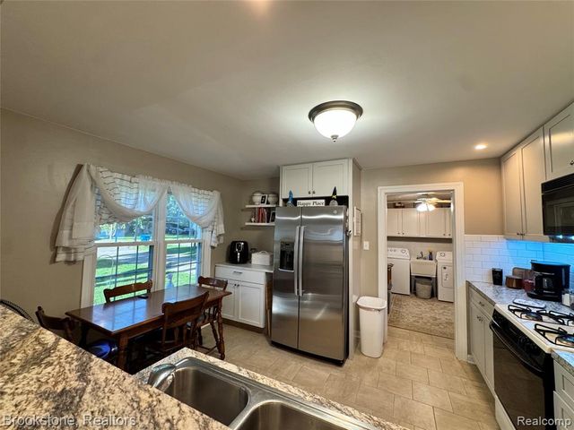 5763 Graves Street, Waterford, MI 48327