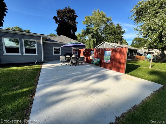 5763 Graves Street, Waterford, MI 48327