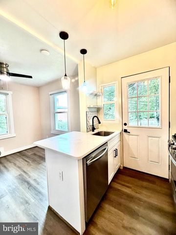 6106 N KINGS HWY, Alexandria, VA 22303