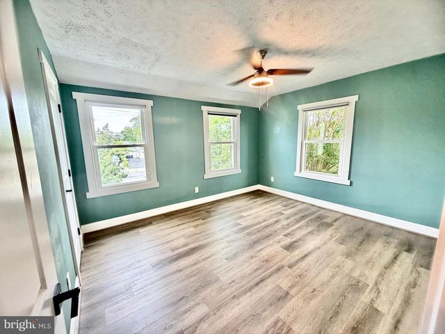 6106 N KINGS HWY, Alexandria, VA 22303