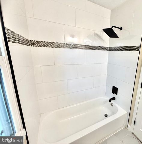 6106 N KINGS HWY, Alexandria, VA 22303