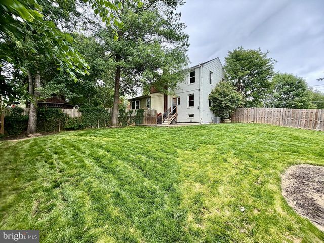 6106 N KINGS HWY, Alexandria, VA 22303