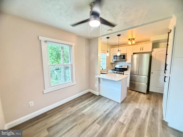 6106 N KINGS HWY, Alexandria, VA 22303