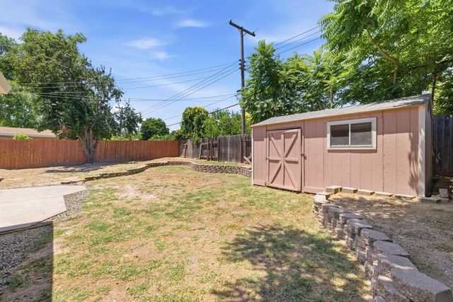 3809 Floral Dr, North Highlands, CA 95660