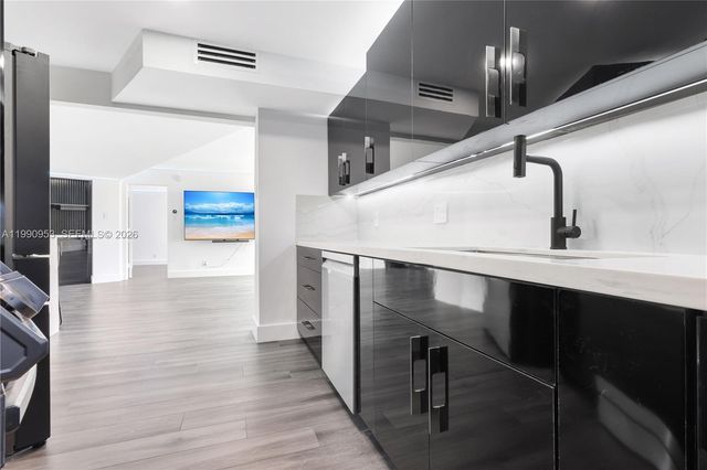 5420 N Ocean Drive 504, Singer Island, FL 33404