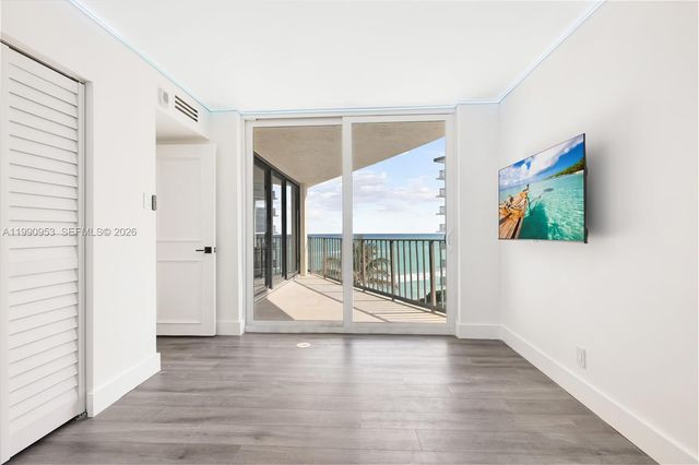 5420 N Ocean Drive 504, Singer Island, FL 33404