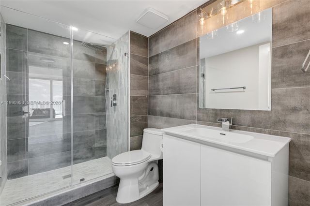 5420 N Ocean Drive 504, Singer Island, FL 33404