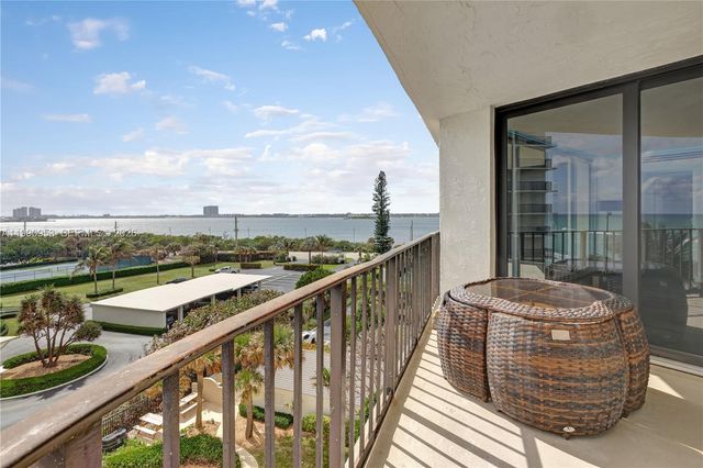 5420 N Ocean Drive 504, Singer Island, FL 33404