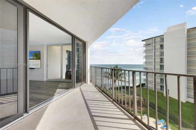 5420 N Ocean Drive 504, Singer Island, FL 33404